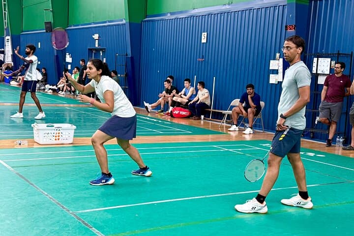Houston Court Reservation: 1-Hour Badminton or Pickleball at Houston Badminton Center
