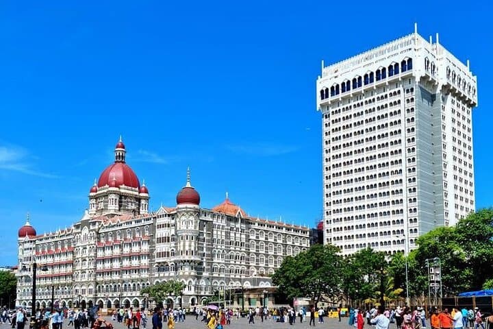 Discover Mumbai: A Guided Tour Through India's Vibrant City