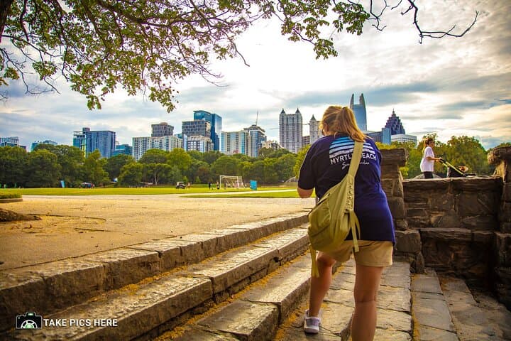 Sunset Photography Tour in Piedmont Park Atlanta: Capture Skyline & Fall Foliage photo 6