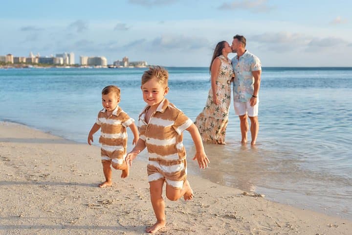 Aruba Sunset Private Photo Shoot: Jeep Tour to Beaches, Ruins & Hidden Gems photo 3