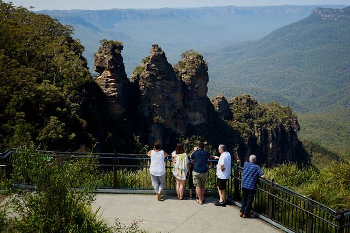 Blue Mountains to Sydney Harbour: Private Full-Day Vehicle & Boat Tour