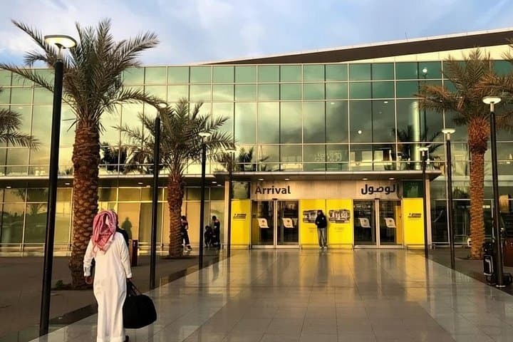 Tabuk Airport to AlUla Private Transfer: Smooth 3‑Hour Door-to‑Door Ride