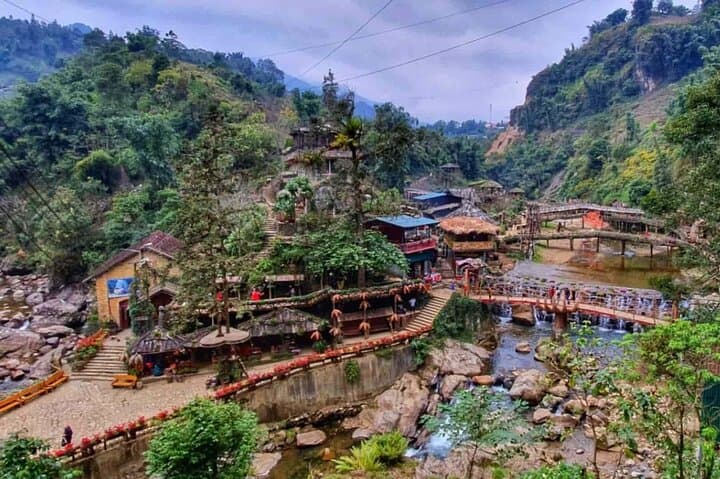 Private Cat Cat Village & Fansipan Cable Car: Sa Pa Day Tour Guide photo 4