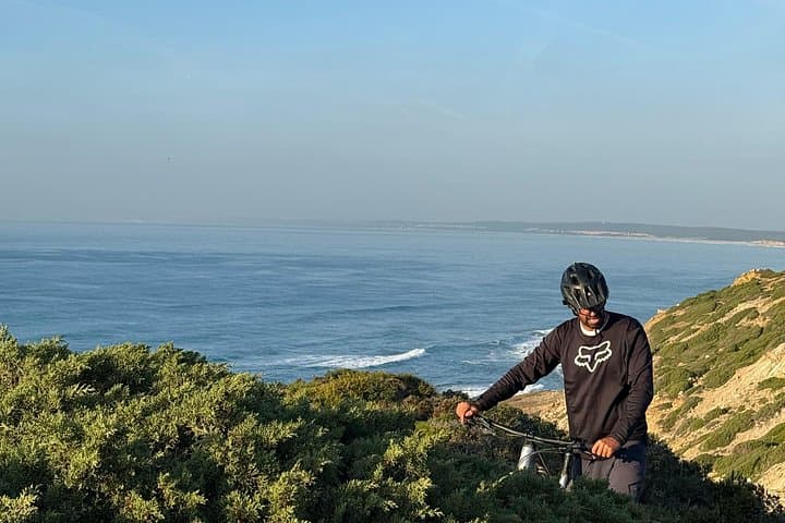 Coastal E-Bike Escape: Lisbon to Sesimbra with Picnic at Cabo Espichel photo 2