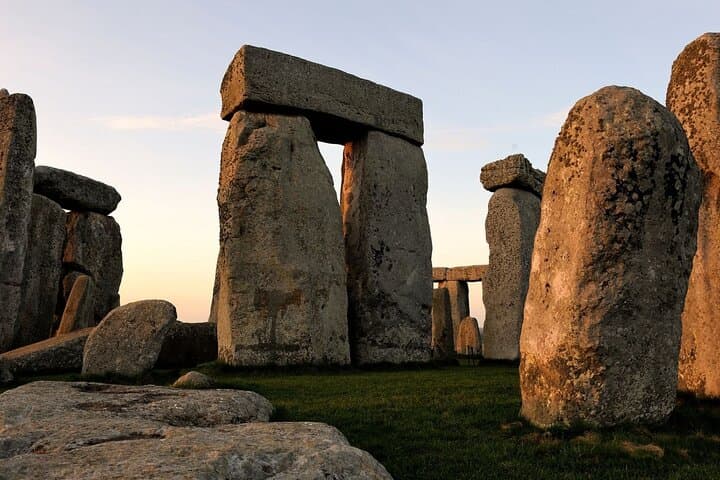 Windsor Castle, Stonehenge & Bath: Full-Day Trip from London photo 2