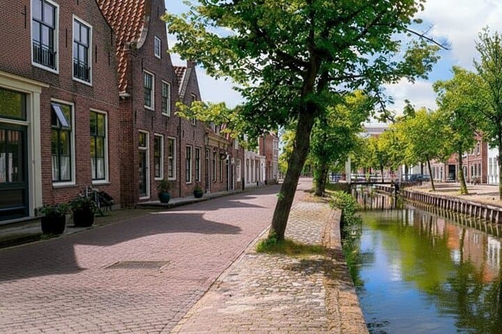 Private Luxury Bus Tour to Zaanse Schans, Edam & Volendam from Amsterdam photo 4