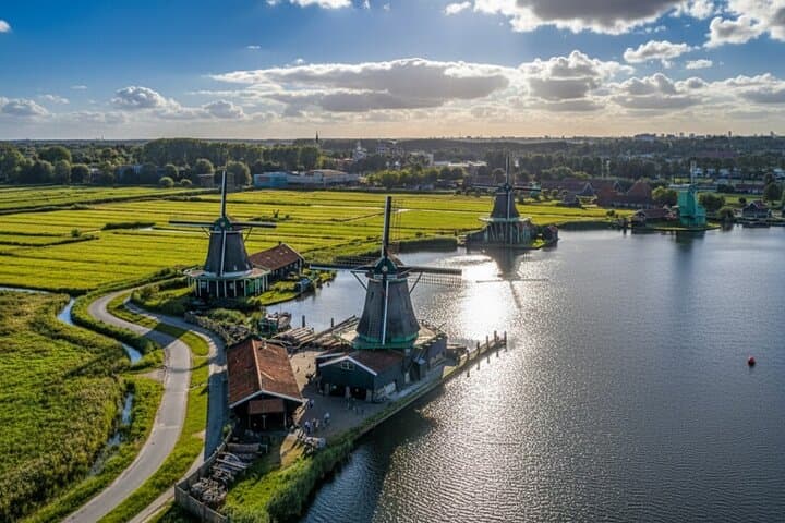 Private Luxury Bus Tour to Zaanse Schans, Edam & Volendam from Amsterdam photo 2