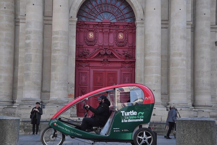 Private Guided Turtle Bike Cab Tour of Paris' Marais photo 6