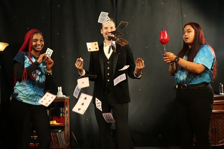 Outta Control Magic Dinner Show Orlando: Interactive Comedy, Pizza & WonderWorks Fun