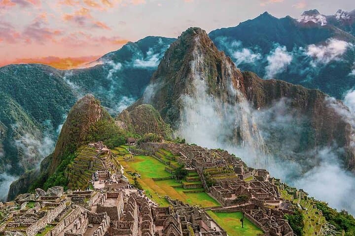 Short Inca Trail to Machu Picchu in One Day — Hike the Sun Gate photo 1