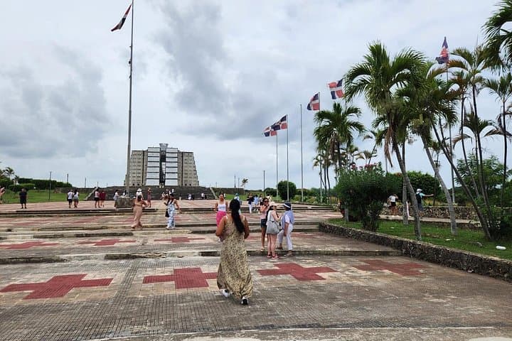 Punta Cana to Santo Domingo Day Trip: Colonial Zone Walking Tour & Local Lunch photo 3