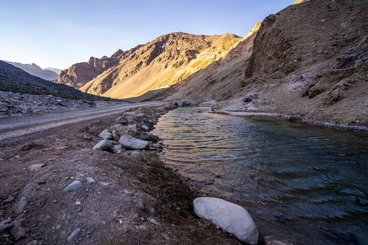 Day Trip to El Yeso Reservoir & Hill Hot Springs from Santiago
