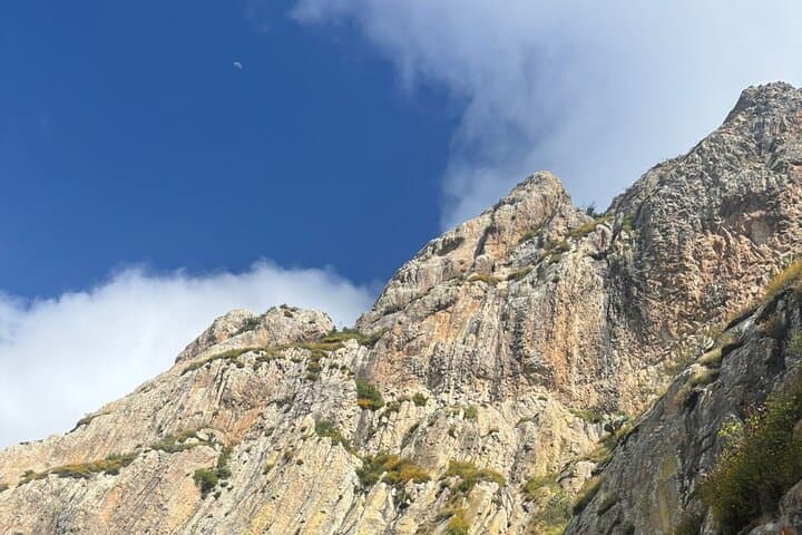 Hike Peña de Bernal and Queretaro Vineyard Tasting: Private Day Trip from Mexico City photo 2