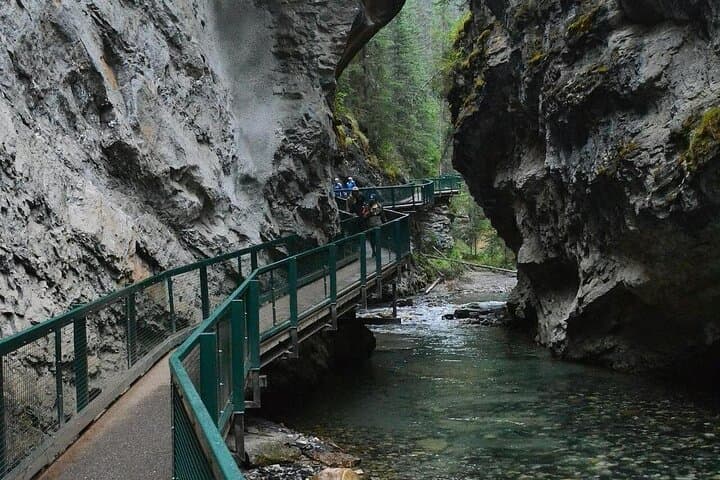 3-Day Banff and Lake Louise Tour: Moraine Lake, Lake Louise & Yoho Highlights photo 4