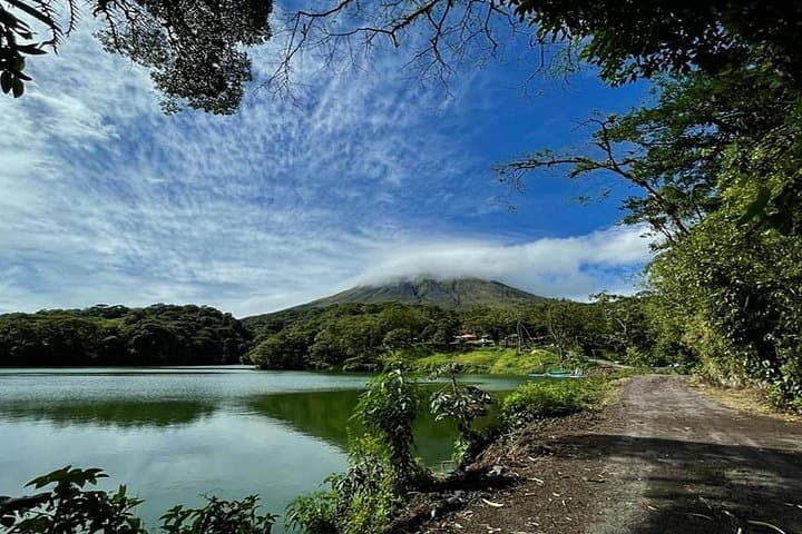 Morning Arenal Volcano Hike and Mistico Hanging Bridges Full-Day Adventure photo 4