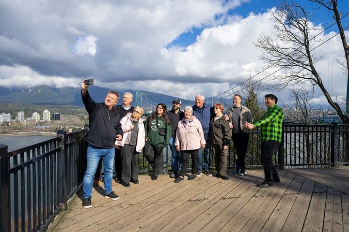 Discover Vancouver Winter: Half-Day City Tour of Stanley Park, Granville Island & Seawall