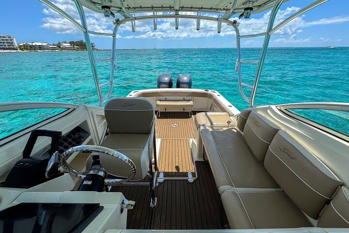 Private Grand Cayman Boat Tour — Stingray City, Snorkel & Rum Point photo 4