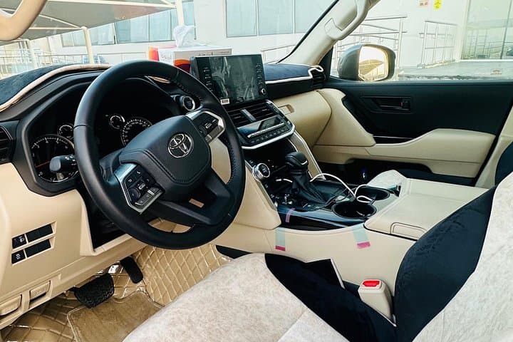 Private Dubai Airport Transfers — DXB Arrival & Departure Private Car Service photo 3