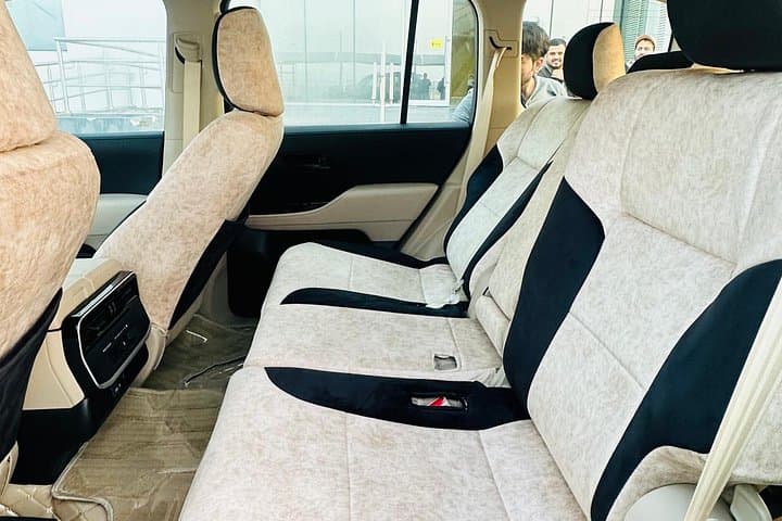Private Dubai Airport Transfers — DXB Arrival & Departure Private Car Service photo 5