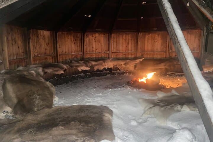 Tromsø Arctic Family Winter Experience: Sledging, Sami Lasso & Reindeer Hides