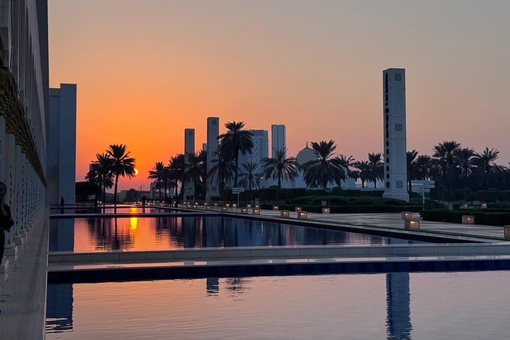 Sheikh Zayed Grand Mosque and Wahat Al Karama Private Tour — Abu Dhabi Cultural Essentials photo 3