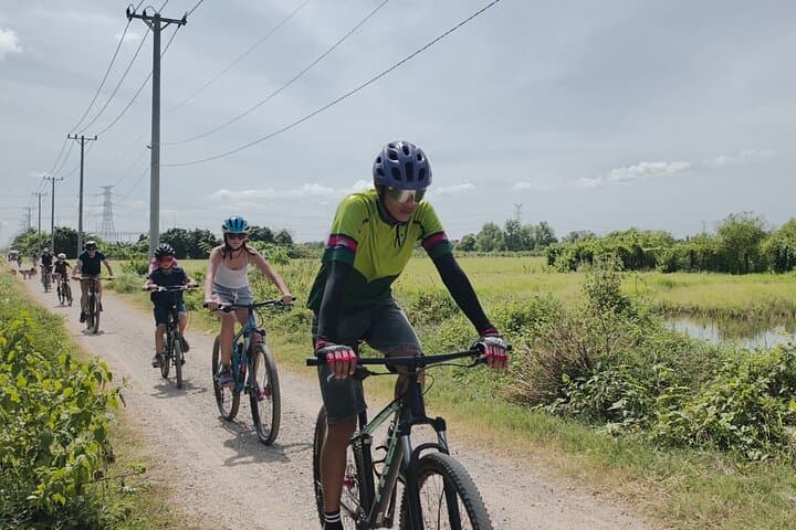 Battambang Half-Day Bike Tour: Village Crafts & Countryside Ride