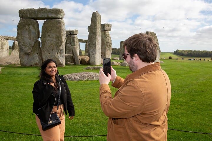 Stonehenge Shuttle from London: Independent Day Trip with Optional Fish & Chips