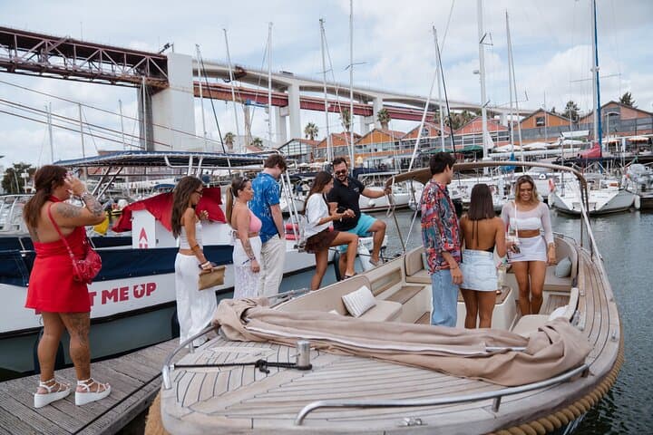 Lisbon Comfortable Cruise: Pastel de Nata, Open Bar & Dolphin Watching on the Tagus photo 5