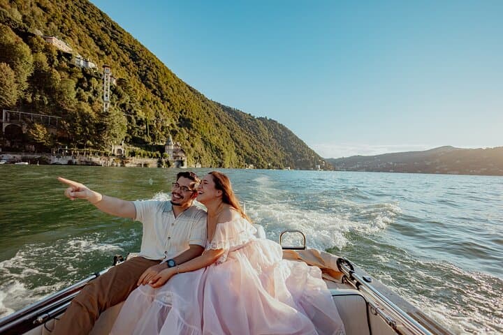 Private Classic Wooden Boat Tour on Lake Como photo 3