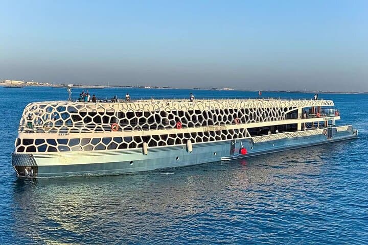 Dubai Marina Dinner Yacht Cruise — Skyline Views, Live Music & International Buffet photo 6