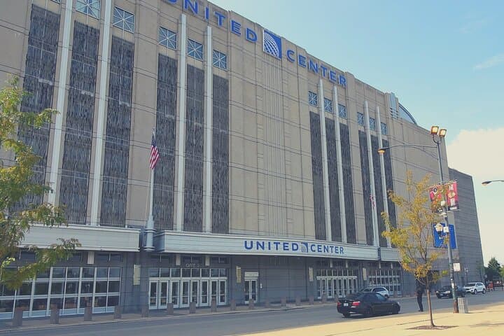Chicago Bulls Game at United Center: Live NBA Experience and Visitor Guide photo 6