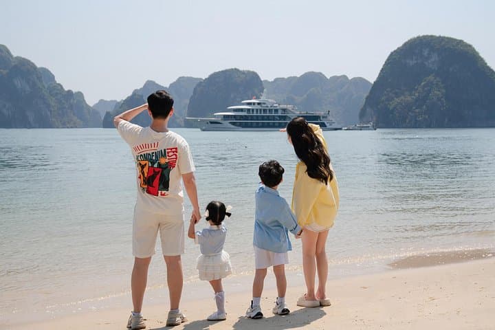 Sea Octopus Day Cruise: Ha Long Bay, Ti Top & Sung Sot Cave — Full-Day Experience photo 3