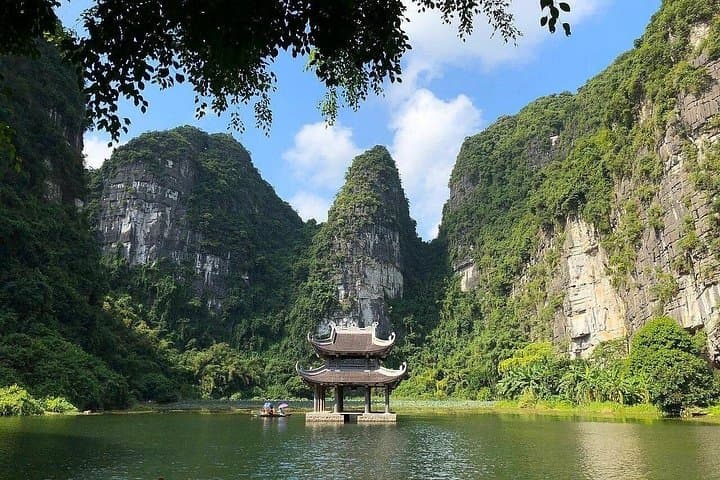 Full-Day Ninh Binh: Hoa Lu, Trang An Boat Trip & Mua Cave Viewpoint photo 2