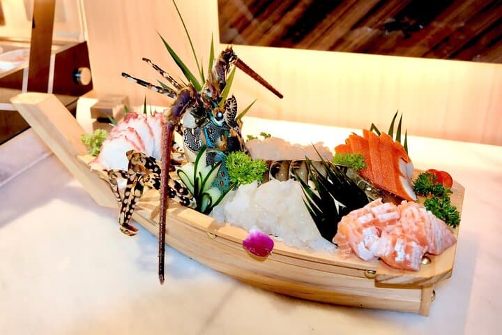 Luxury Luna Cruise Halong Bay — Buffet Lunch & Sundeck Party photo 2