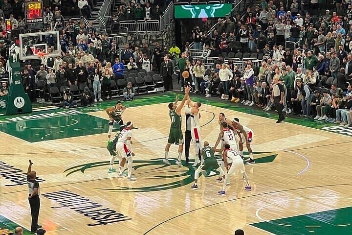 Live Milwaukee Bucks Game at Fiserv Forum — Atmosphere, History & Practical Tips photo 6