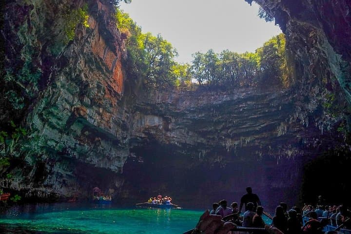 Half-Day Kefalonia Tour: Melissani Lake, Drogarati Cave & Myrtos Viewpoint