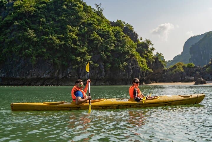 Luxury 2-Day Halong Bay Cruise: Kayak, Sung Sot Cave & Private Balcony photo 6