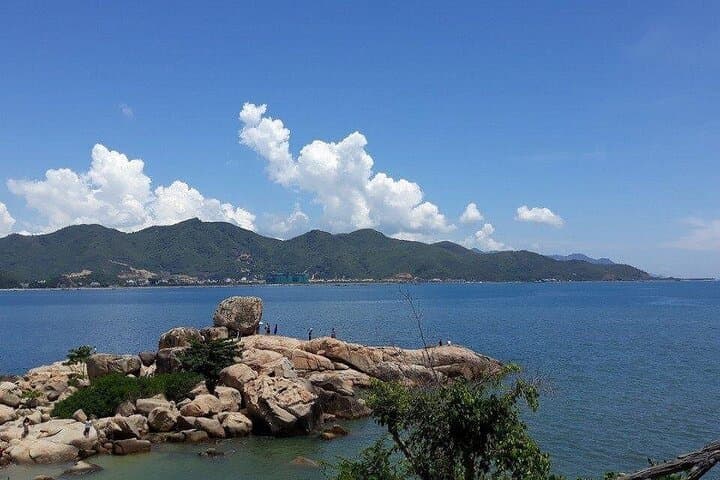 Private Nha Trang City Highlights: Po Nagar, Long Son Pagoda, Hon Chong & Oceanographic Museum