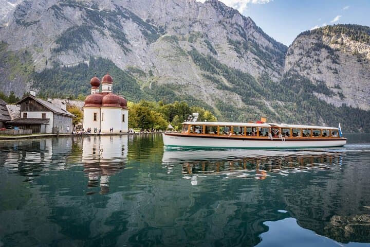 Königssee Day Trip from Munich with Chinese Guide — Boat Ride to St. Bartholomä & Zauberwald Walk photo 2
