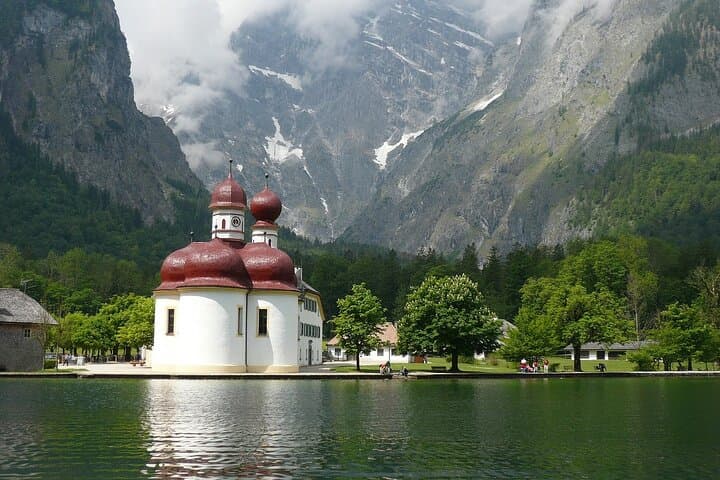 Königssee Day Trip from Munich with Chinese Guide — Boat Ride to St. Bartholomä & Zauberwald Walk photo 3