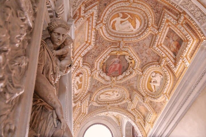 Venice in a Day: St. Mark's, Doge's Palace, Murano and Burano with Gondola Ride photo 5