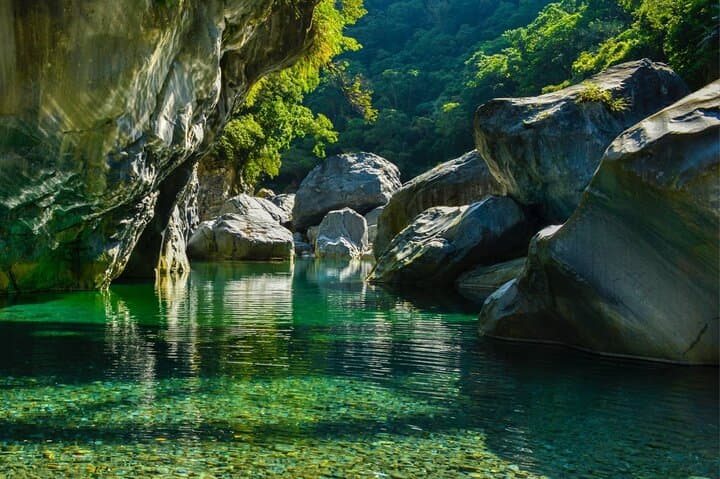 Private Taroko Gorge & Hualien Coastal Day Tour from Hualien