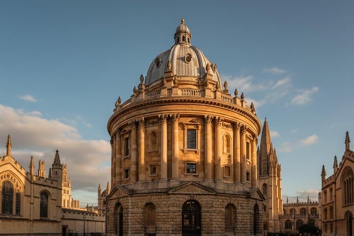 Oxford Self-Guided Walking Tour: Audio Guides, Quizzes & Historic Alleys photo 3