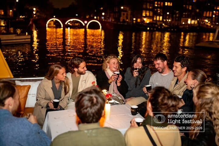 Amsterdam Light Festival Canal Cruise (German) — 75-Min Night Cruise with Unlimited Drinks photo 2