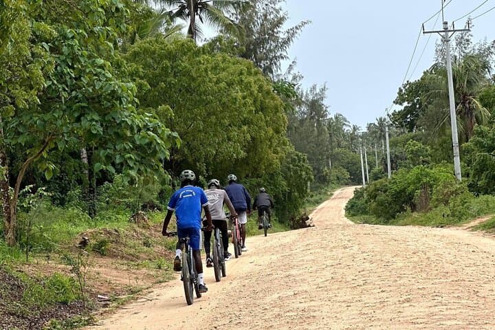 Exploring Watamu’s Coastal Villages and Mangroves on a Mountain Bike Adventure photo 4