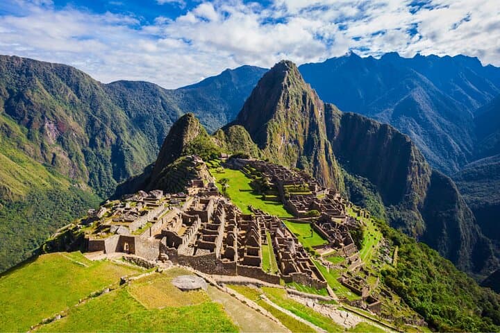 2-Day Sacred Valley and Machu Picchu Experience from Cusco — Train, Maras & Guided Citadel Tour