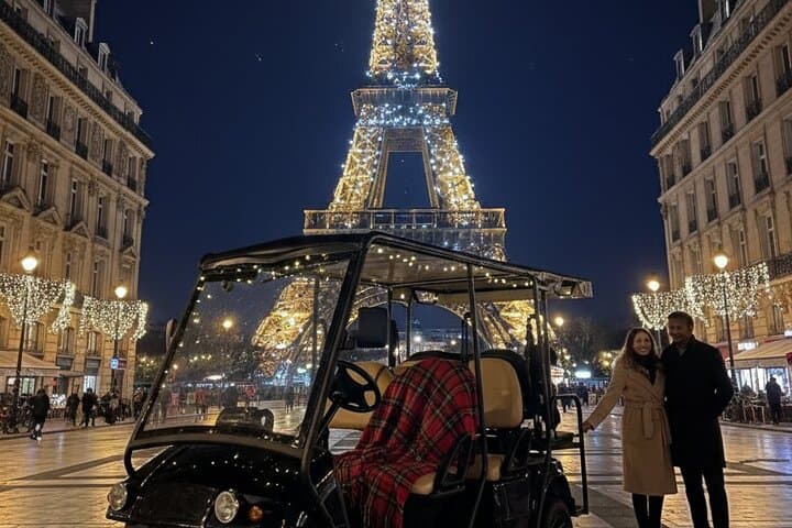 Private Paris Christmas Lights Golf Cart Tour — Champs-Élysées to Galeries Lafayette photo 3