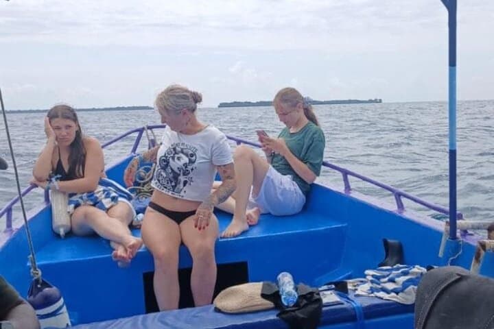 Kisite Mpunguti Marine Park Full-Day: Dolphin Watching, Snorkeling & Wasini Village photo 2