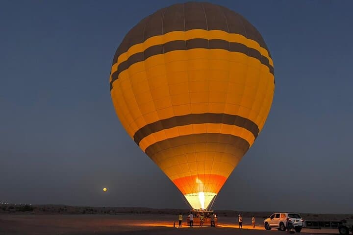 Sunrise Hot Air Balloon Over Dubai Desert: Sunrise Flights & Desert Views photo 3