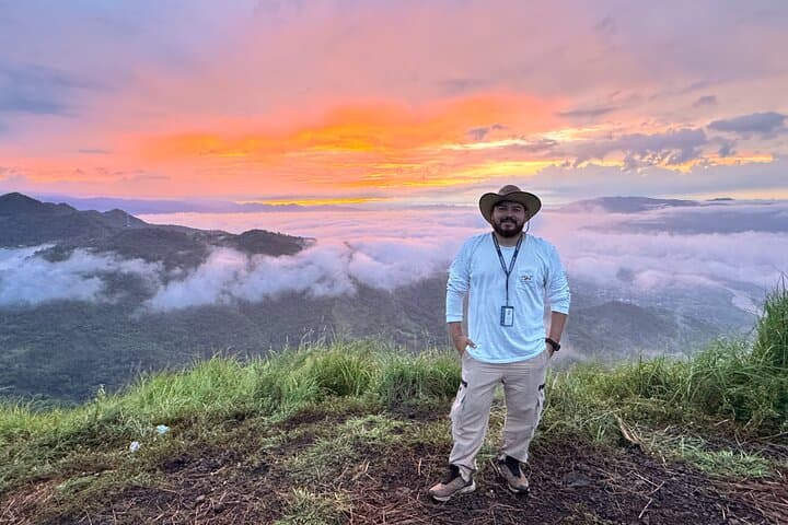 Cerro Eramón Sunrise Hike — Dawn Over the Lempa Valley